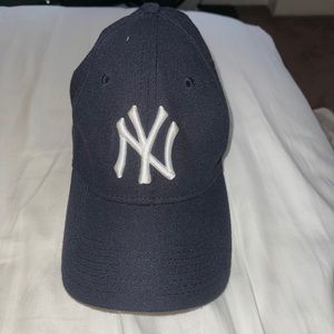 Navy Blue New York Yankees baseball hat